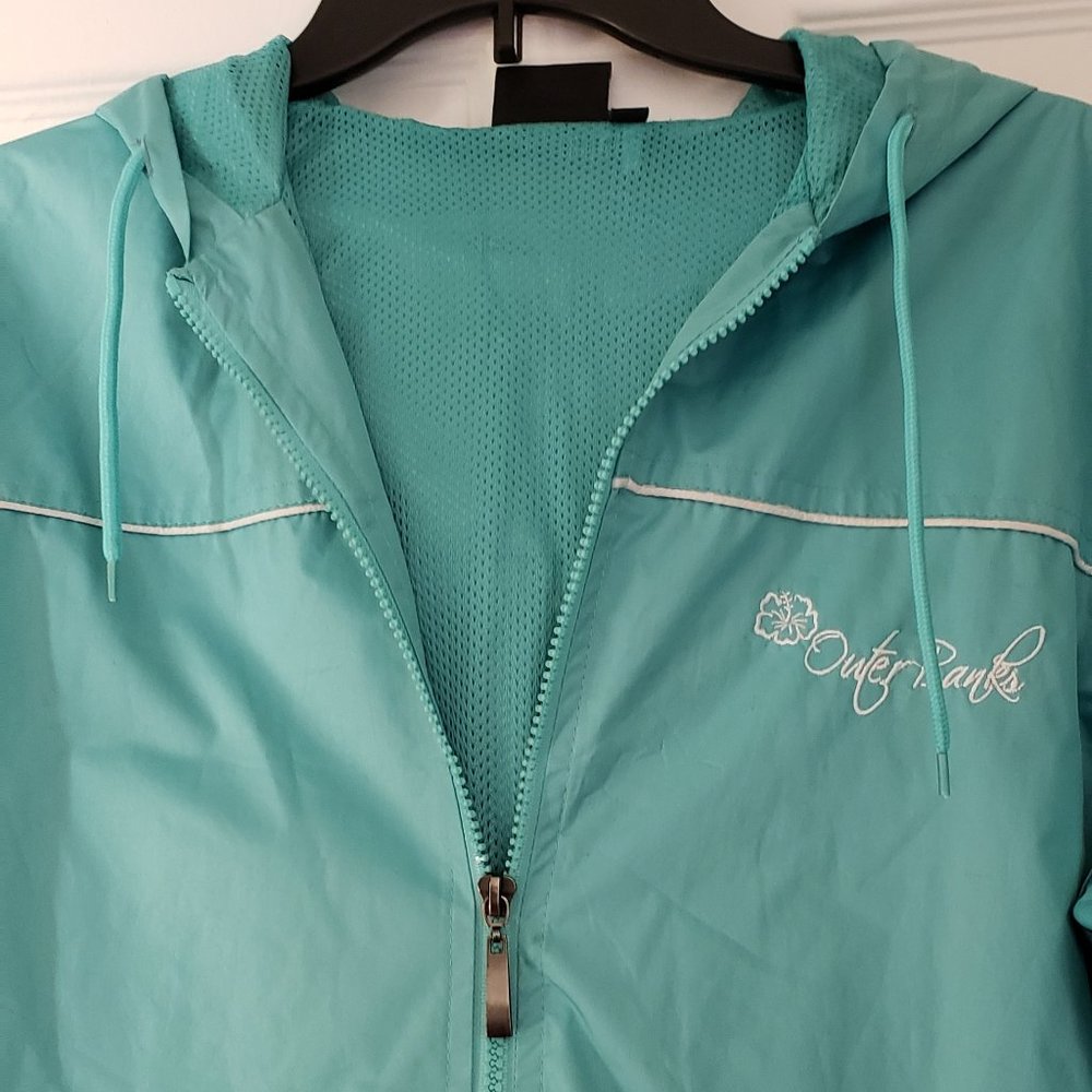 Rainproof windbreaker